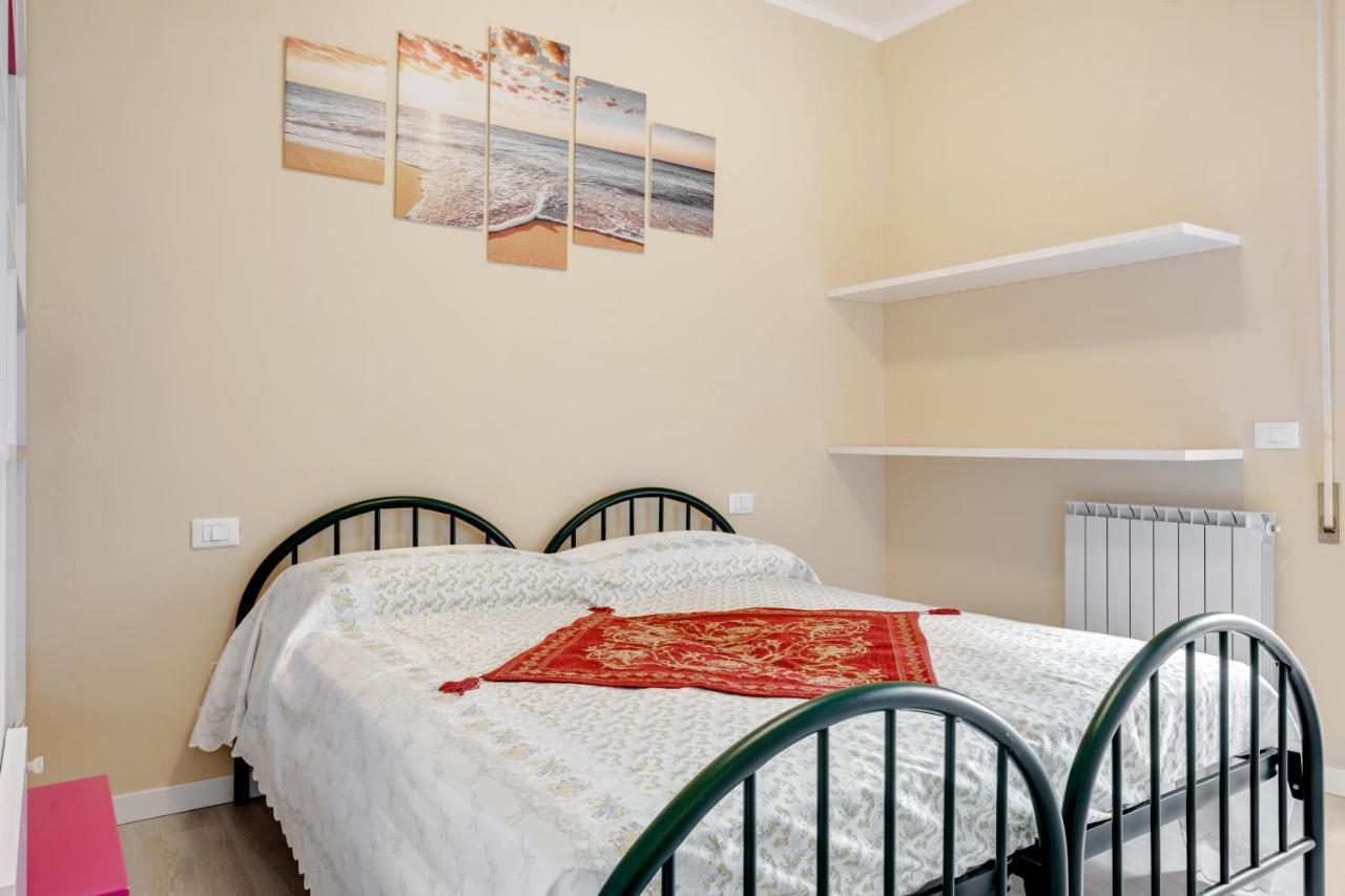 Апартаменти Luni Mare Bright Terrace Flat With Parking Маринелла-ді-Сарцана Екстер'єр фото