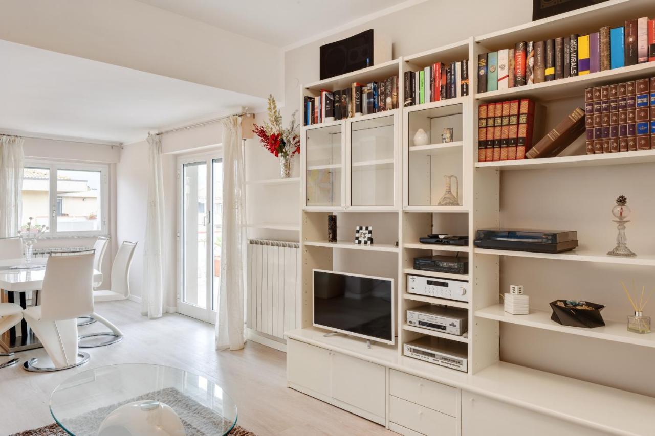 Апартаменти Luni Mare Bright Terrace Flat With Parking Маринелла-ді-Сарцана Екстер'єр фото